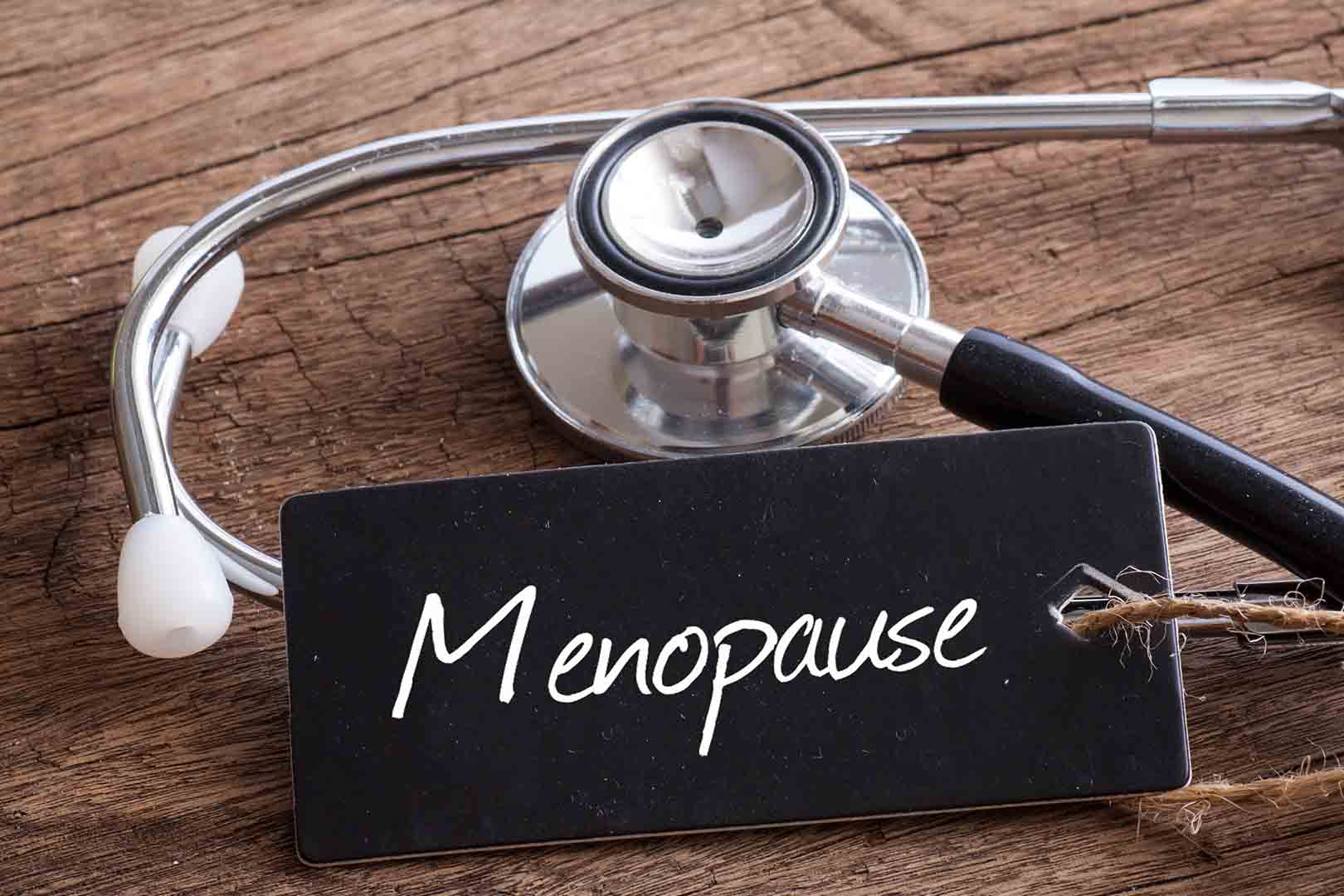 Bisakah Tunda Menopause dengan Rutin Berhubungan Seksual?