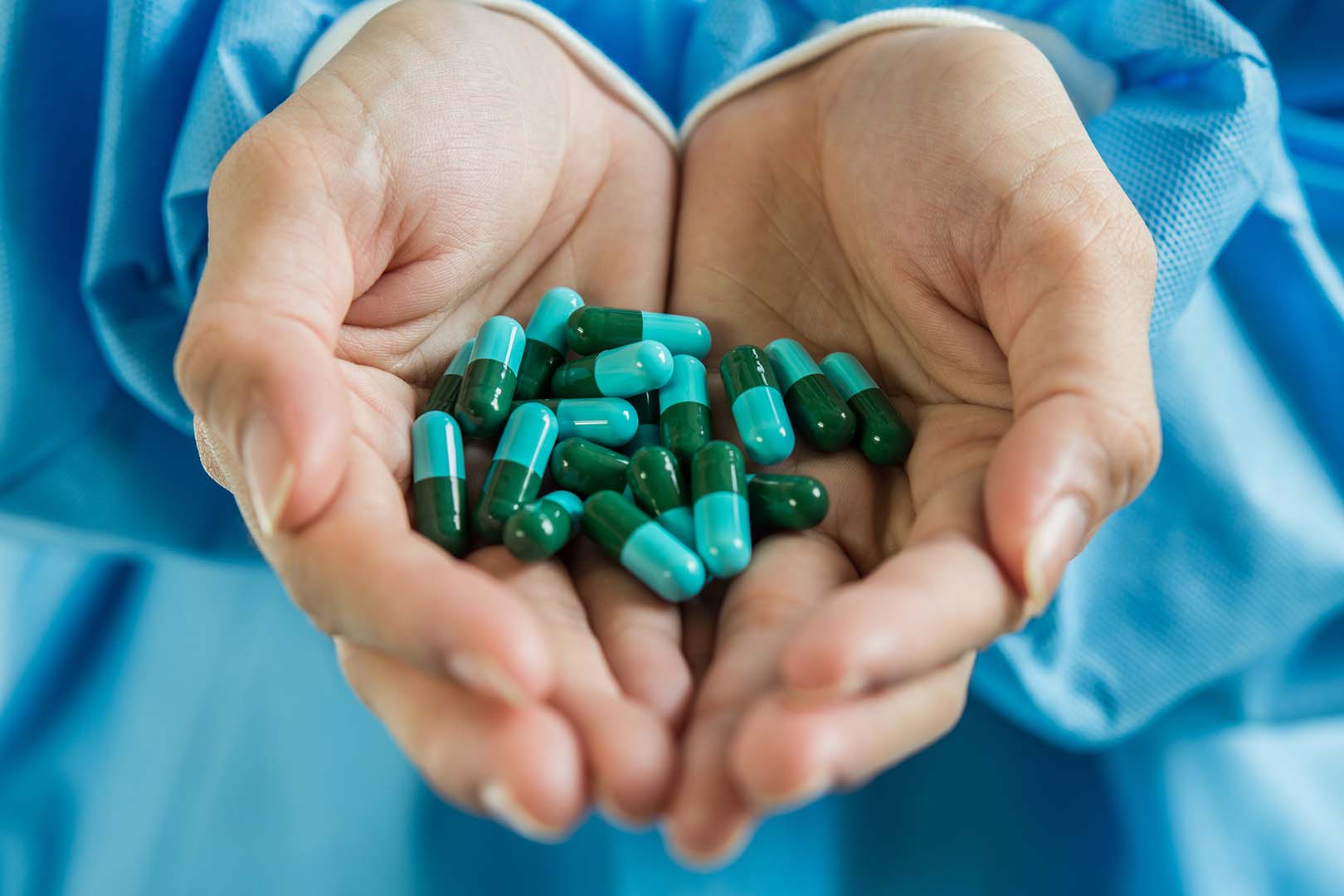 Clindamycin: Manfaat, Dosis, dan Efek Samping