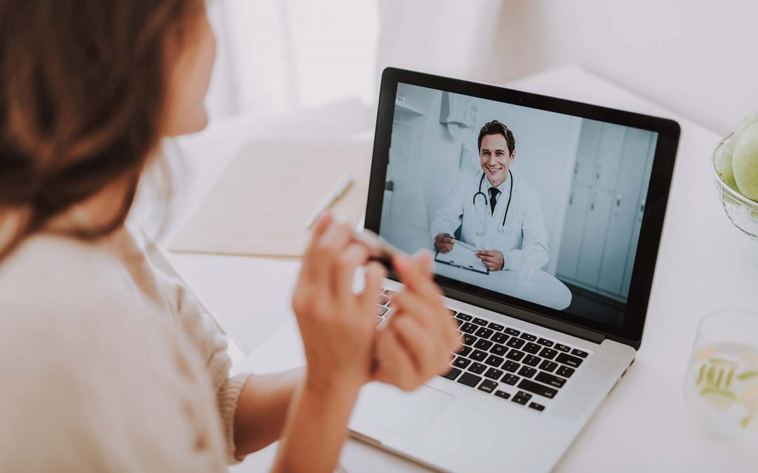 Konsultasi Via Chat dengan Dokter Online, Apakah Efektif?