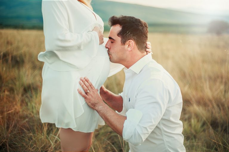etapi apakah berhubungan intim saat hamil aman dan boleh dilakukan? Baca artikel ini untuk mengetahui efek samping berhubungan intim saat hamil.